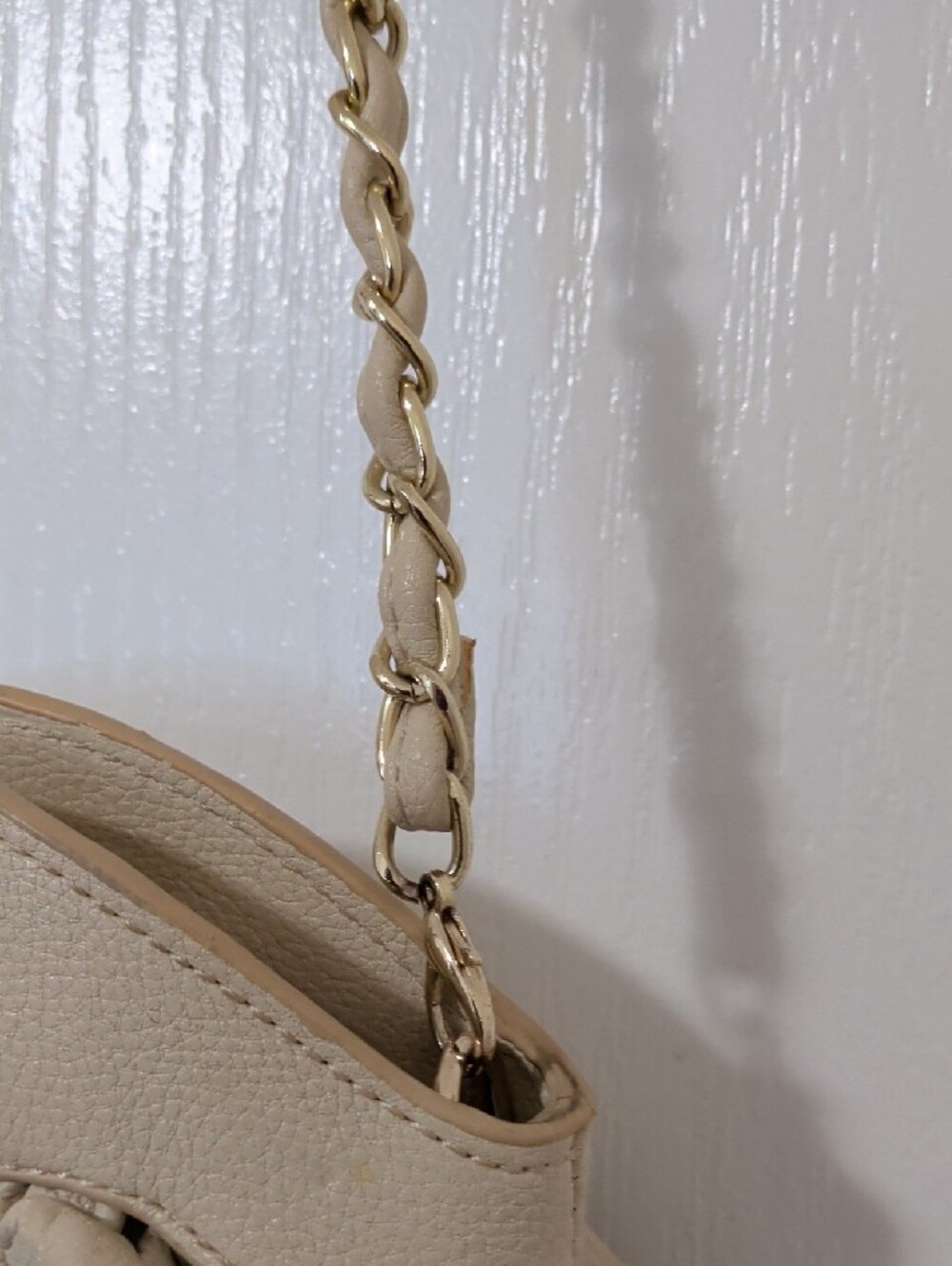 Neutral Ruffled Tassel Cosmetic Pouch - Picture 6 of 9